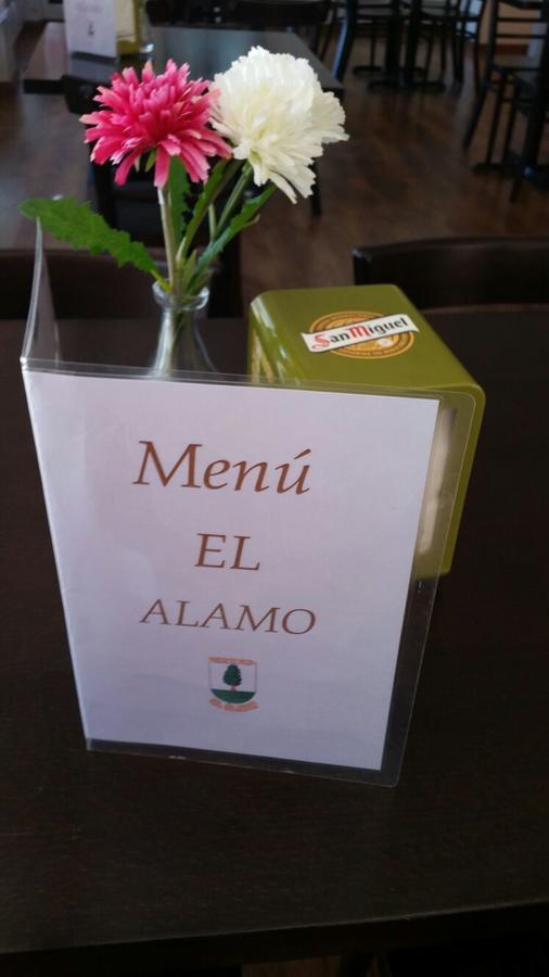 Hotel Restaurante El Alamo Bagian luar foto